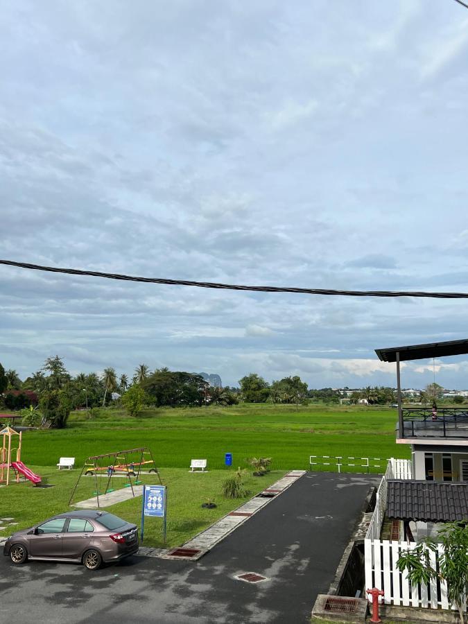 Noor Homestay Paddy View Kangar Buitenkant foto