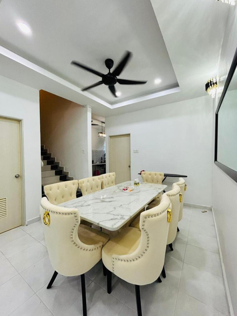 Noor Homestay Paddy View Kangar Buitenkant foto